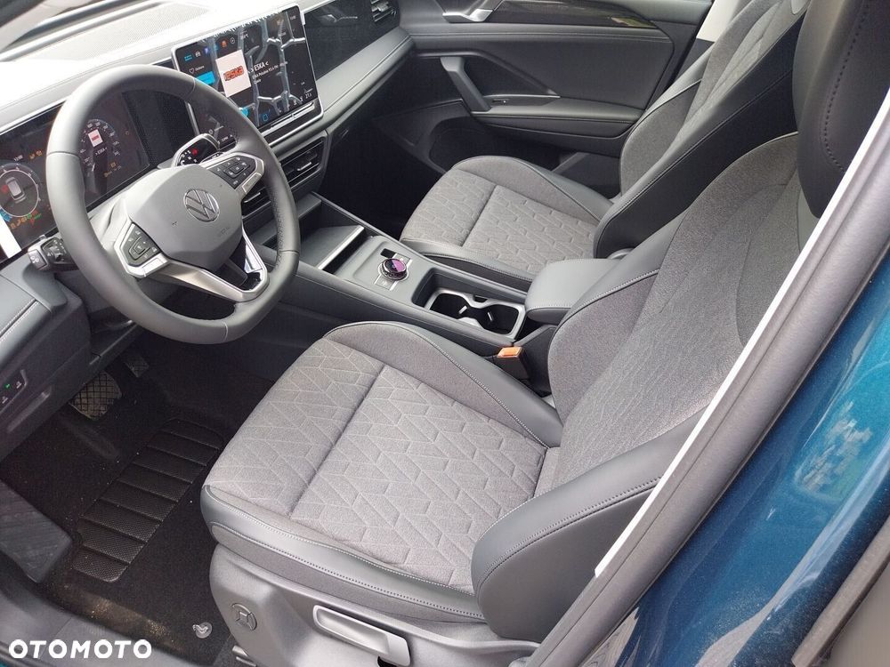 Volkswagen Tiguan - 12