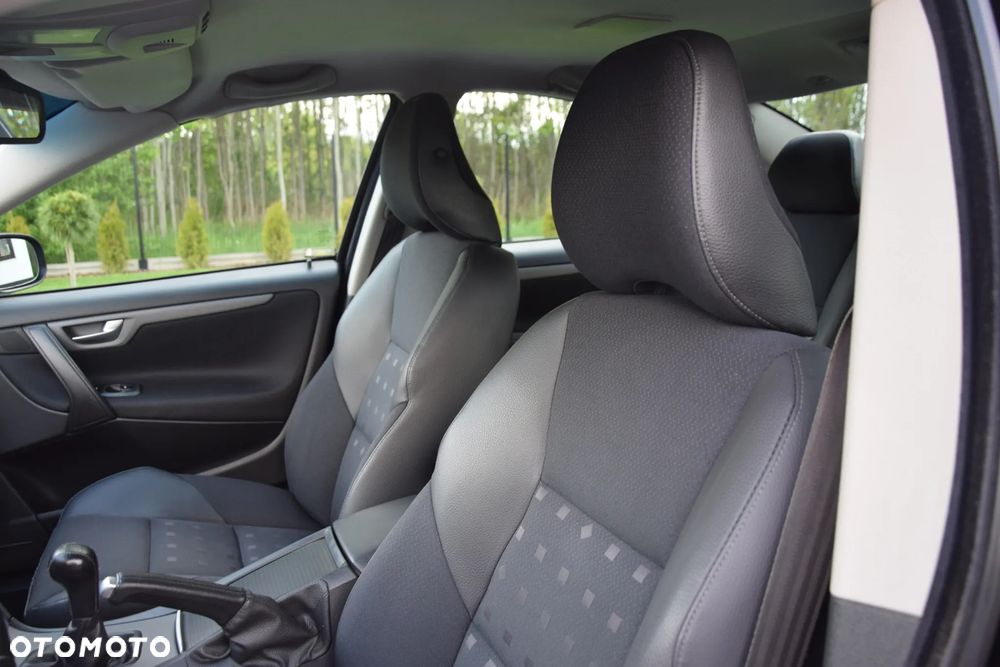 Volvo S60 2.5 T Kinetic - 23