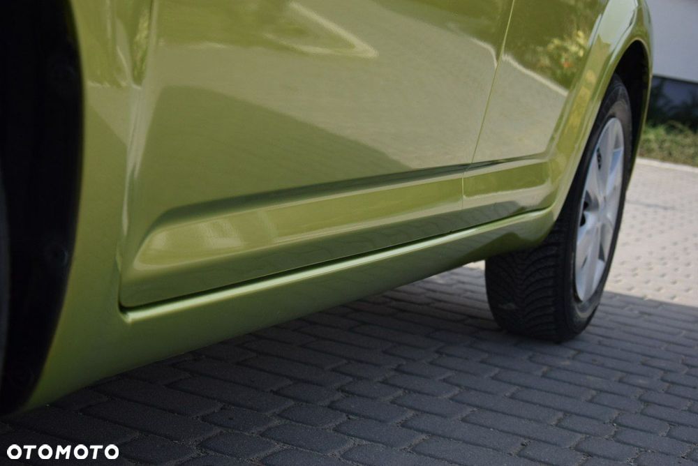 Daihatsu Sirion - 16