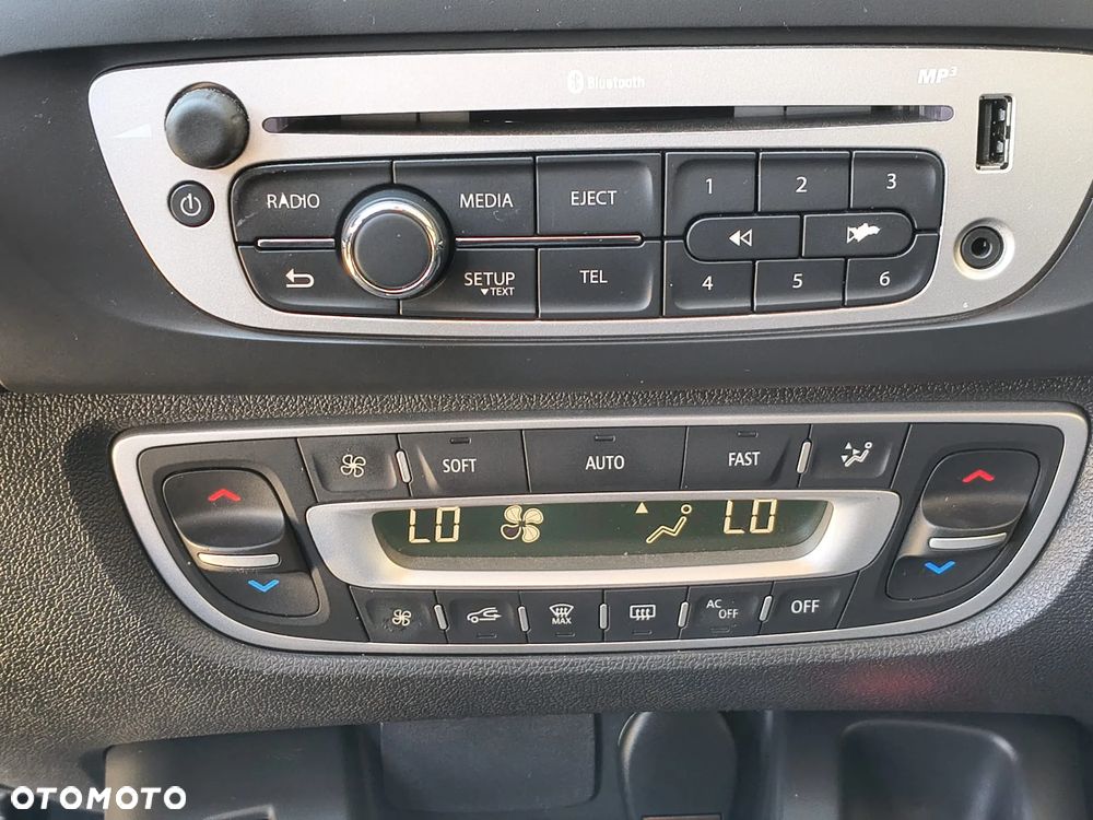 Renault Scenic - 28