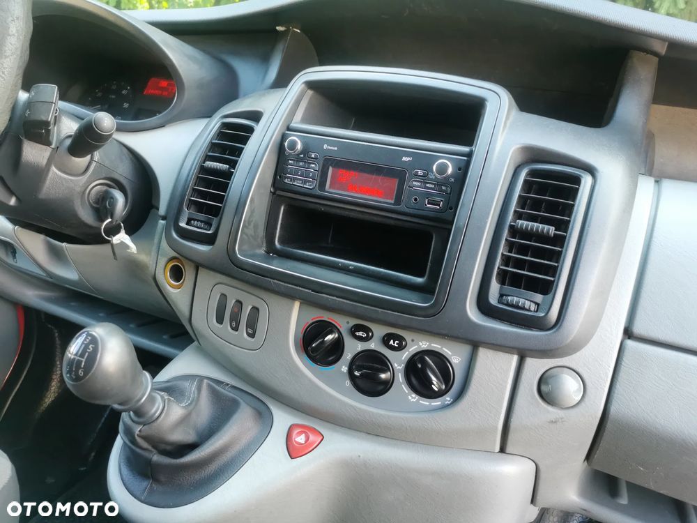 Renault Trafic - 12