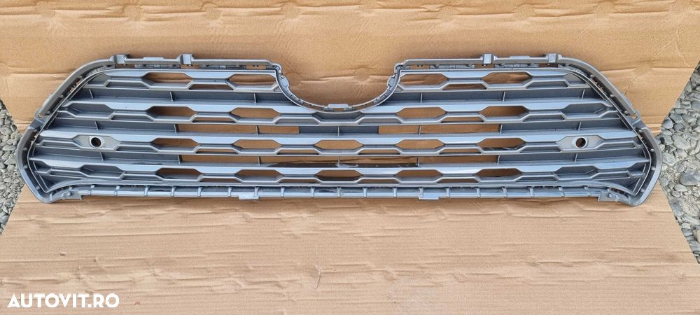 Grila radiator / grila centrala bara fata Toyota Rav 4 2019 - 2022 - 1