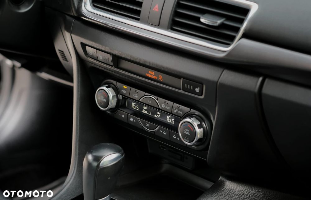 Mazda 3 - 25