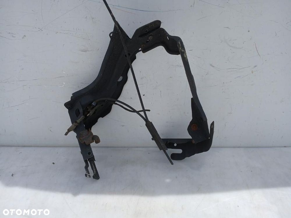 OKULAR PASA MOCOWANIE REFLEKTORA LAMPY PRAWY MERCEDES E-KLASA W211 - 2