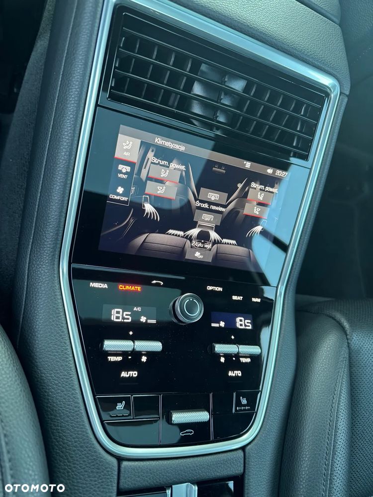 Porsche Panamera - 16