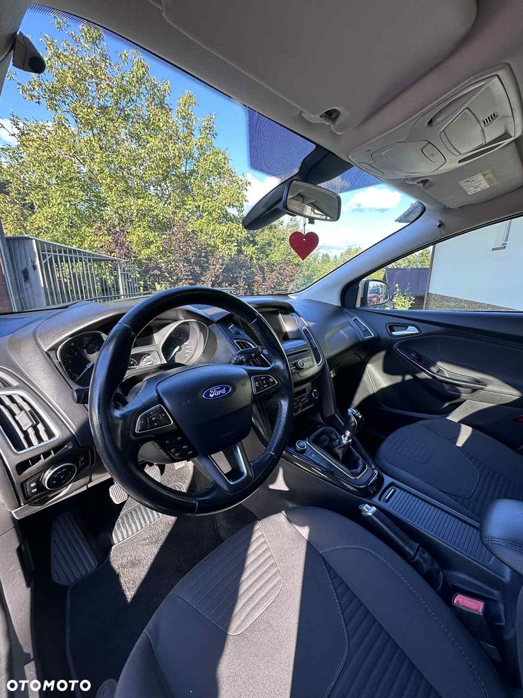 Ford Focus 1.0 EcoBoost Titanium - 9