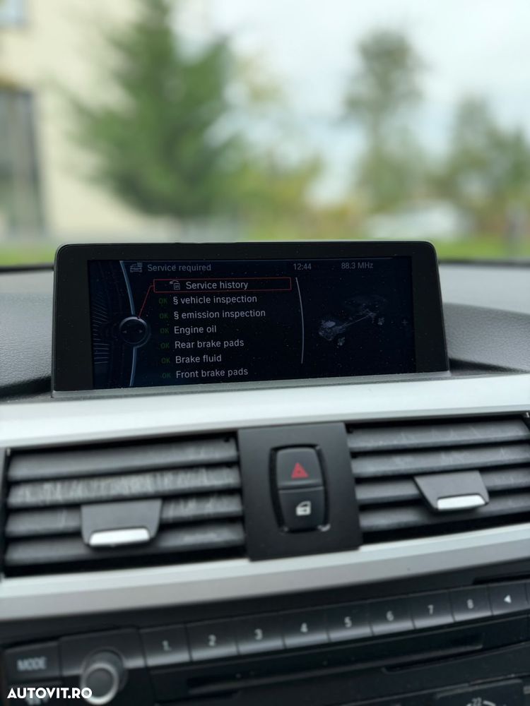 BMW Seria 3 320i Aut. Sport Line - 9