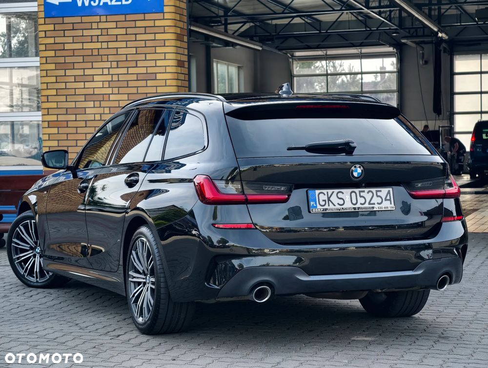 BMW Seria 3 320d xDrive M Sport Shadow - 23