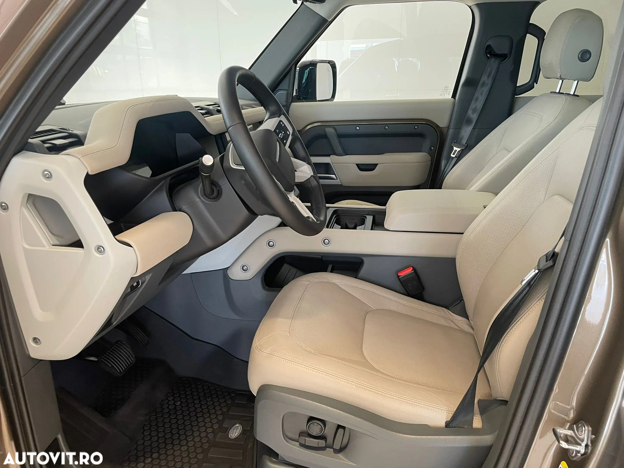 Land Rover Defender - 10