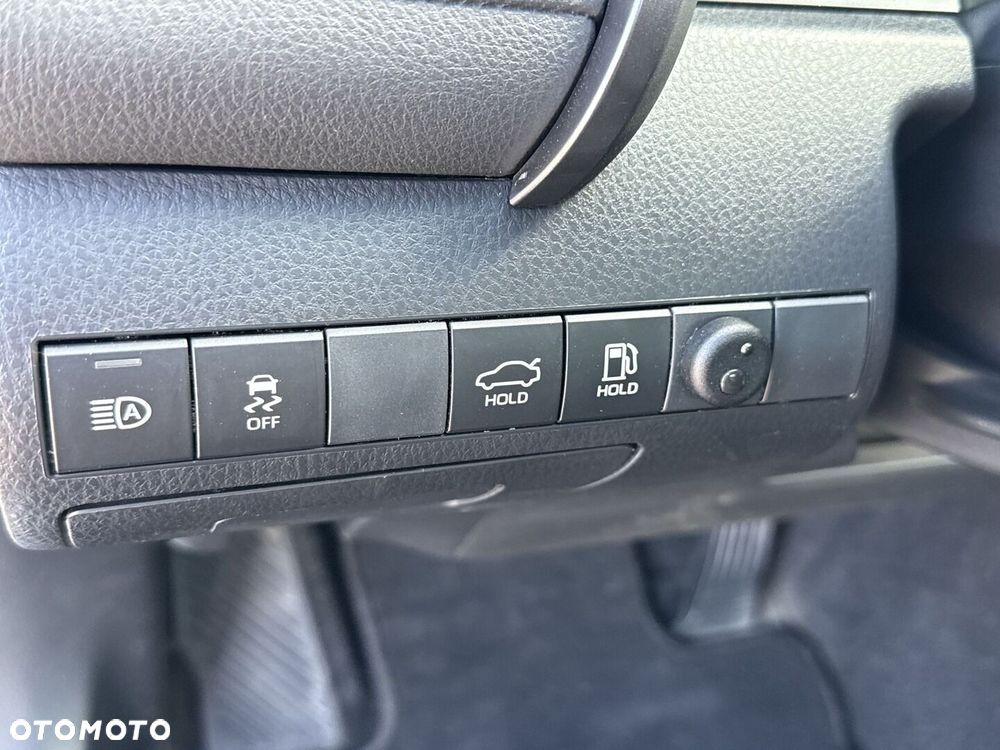 Toyota Camry 2.5 Hybrid Prestige CVT - 22