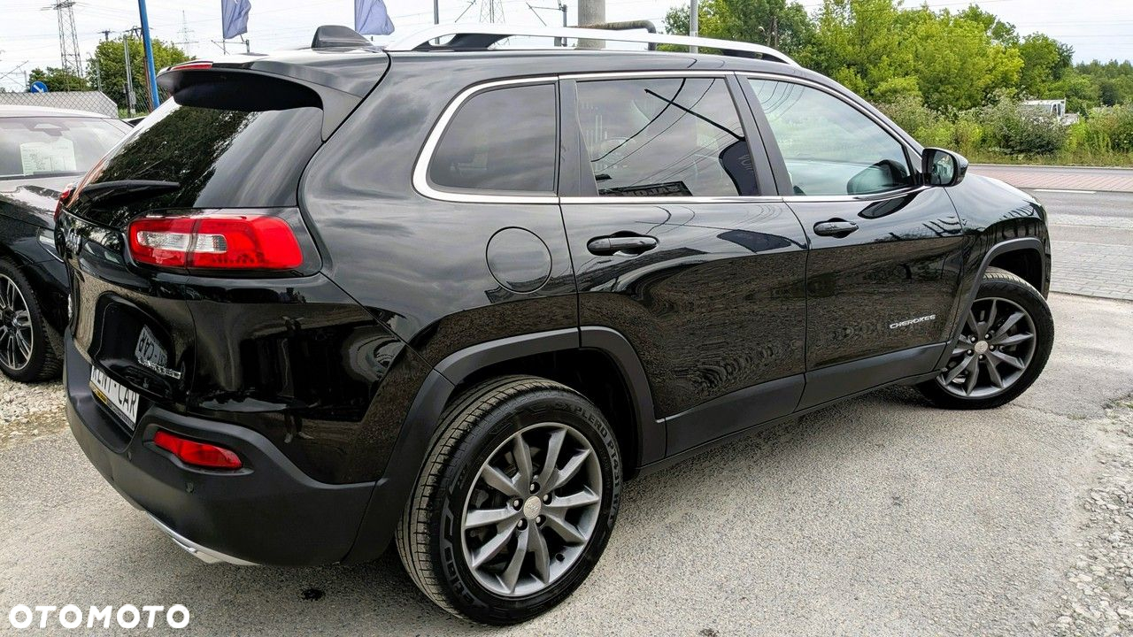 Jeep Cherokee - 8
