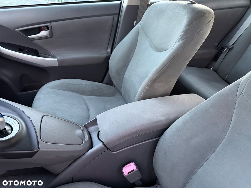 Toyota Prius 1.8 HSD Prestige - 12