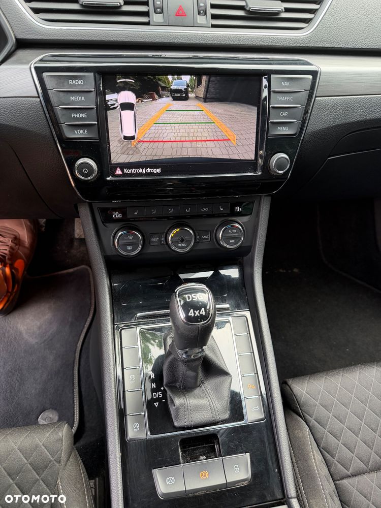 Skoda Superb 2.0 TDI 4x4 DSG Premium Edition - 4