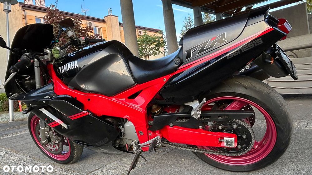 Yamaha FZR - 7