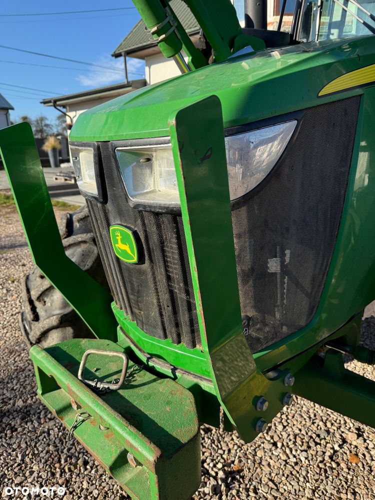 John Deere R5100 - 18