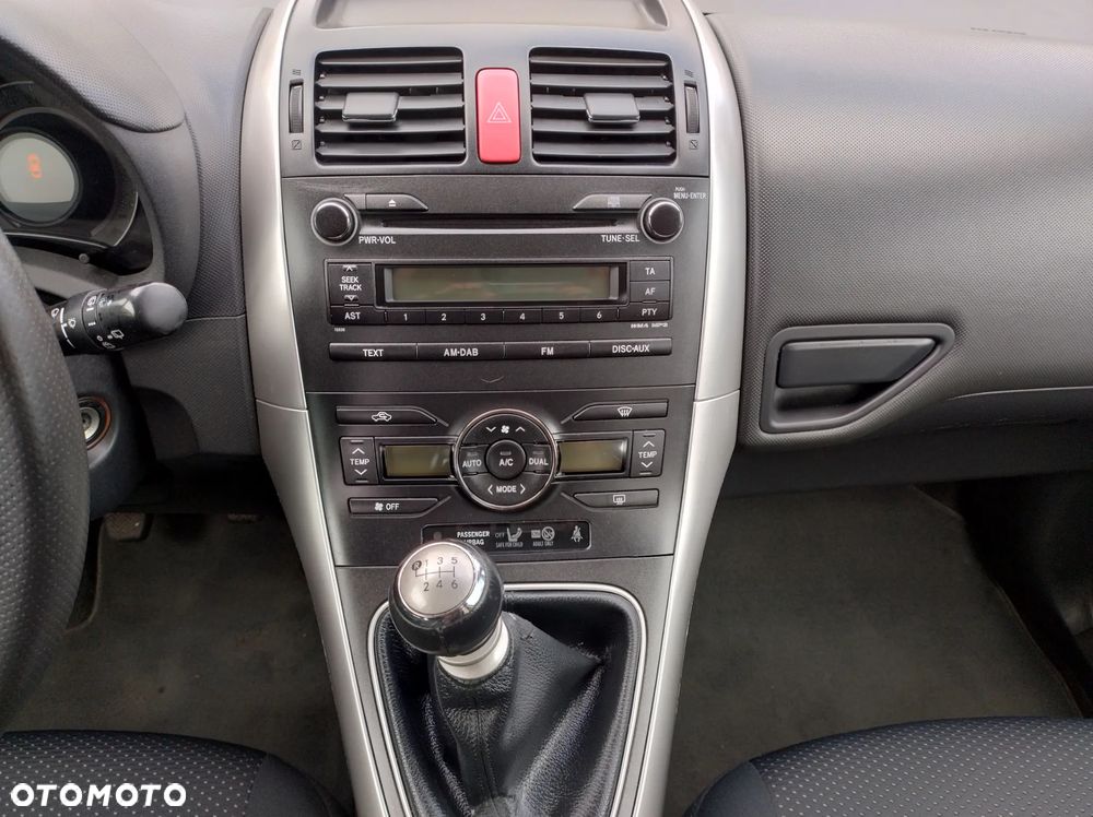 Toyota Auris 1.33 VVT-i - 28