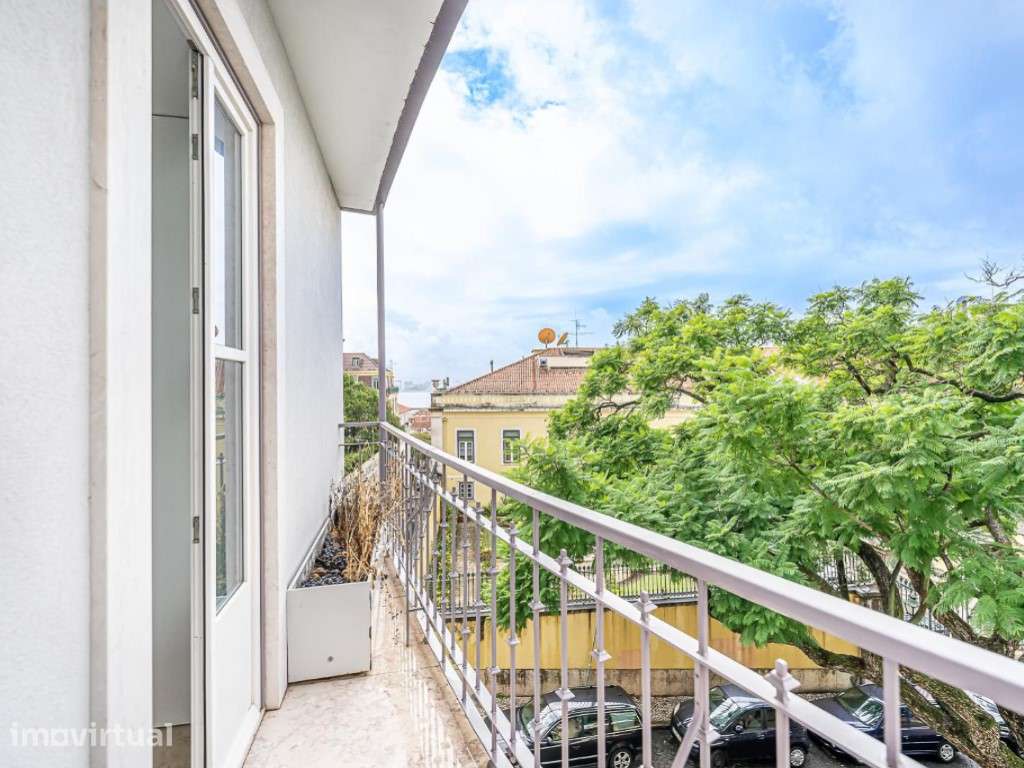 Apartamento T2 com garagem e vista sobre o Rio Tejo em Lisboa - Grande imagem: 4/26