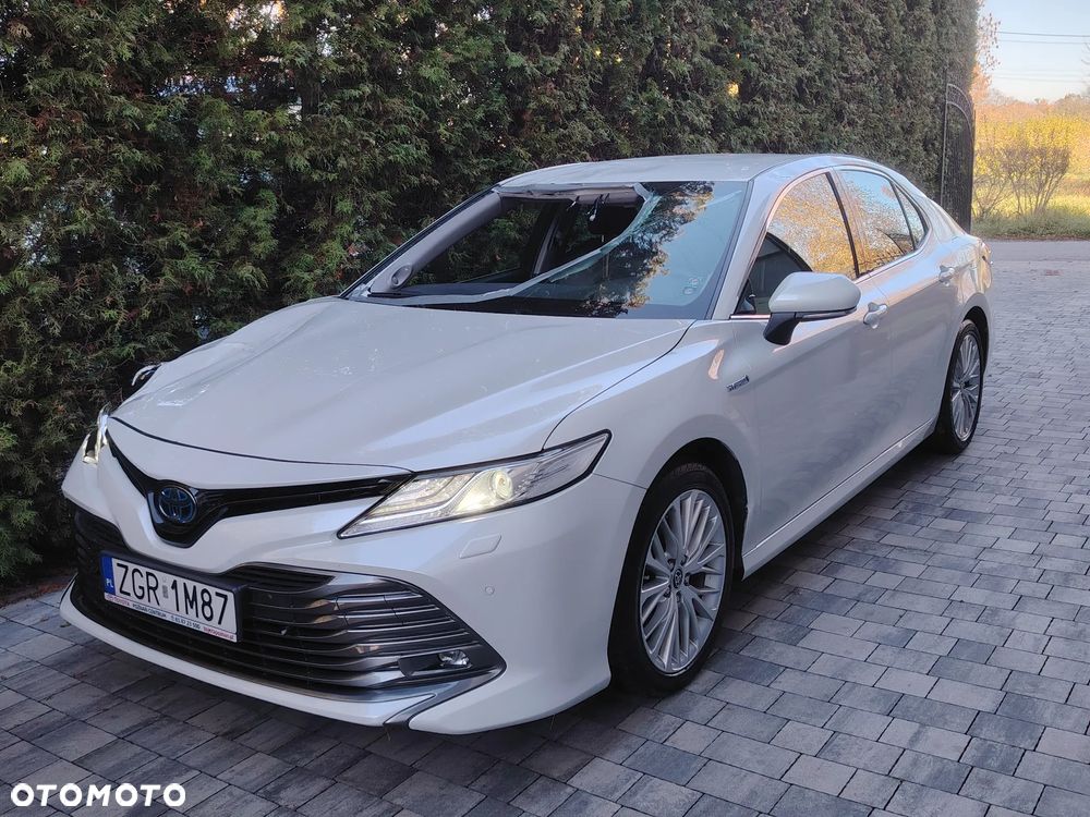 Toyota Camry 2.5 Hybrid Executive CVT - 2