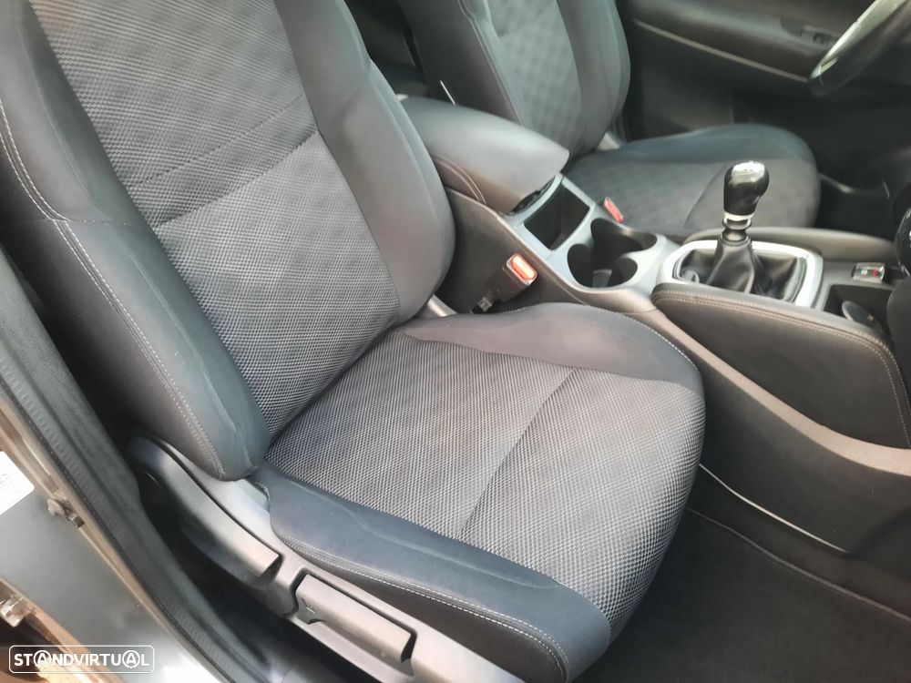 Nissan Qashqai 1.5 dCi N-Connecta 18 - 37