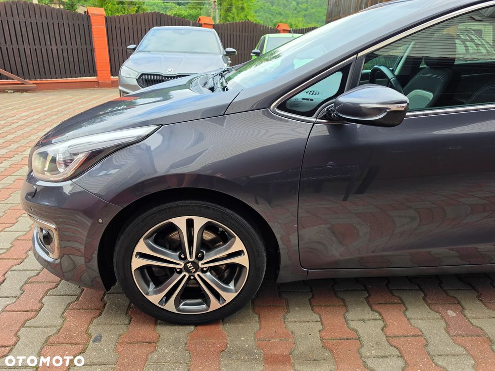 Kia Ceed 1.6 CRDi 136 ISG Platinum Edition - 5