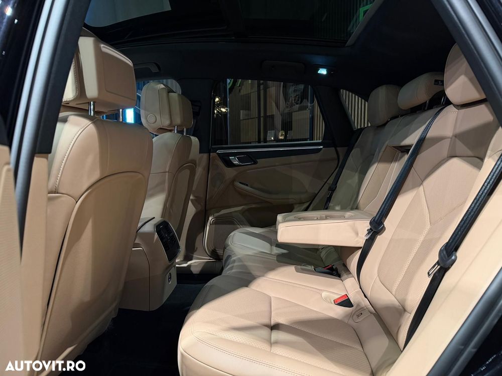 Porsche Macan T - 24