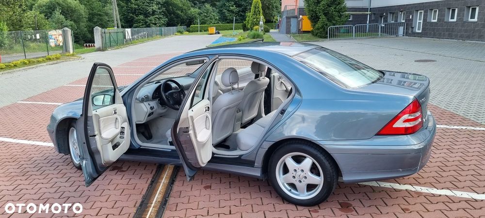 Mercedes-Benz Klasa C 180 Kompressor Automatik Classic - 18