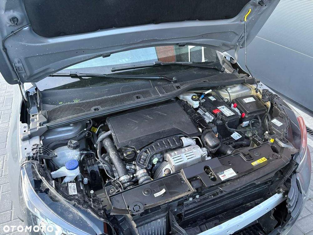 Peugeot 208 - 22