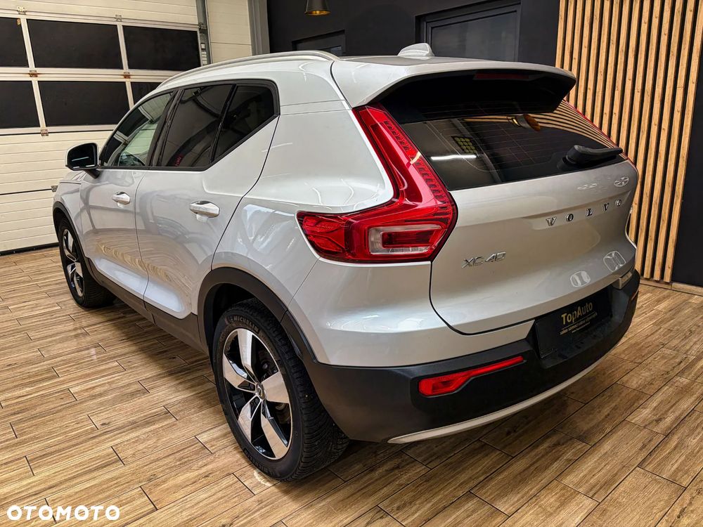 Volvo XC 40 T4 Geartronic Momentum Pro - 9