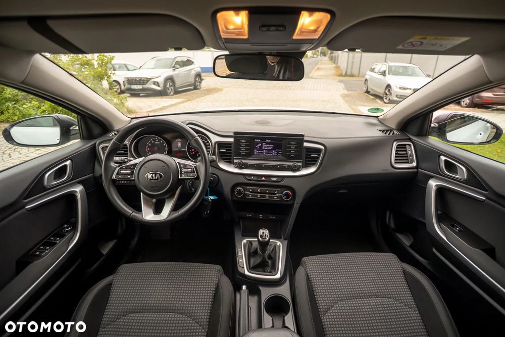 Kia Ceed 1.0 T-GDI 100 OPF Attract - 24