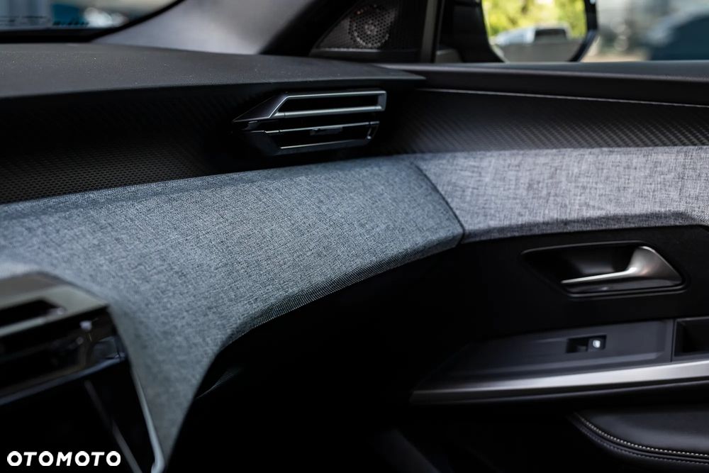 Peugeot 3008 1.2 PureTech mHEV Allure e-DCS6 - 26