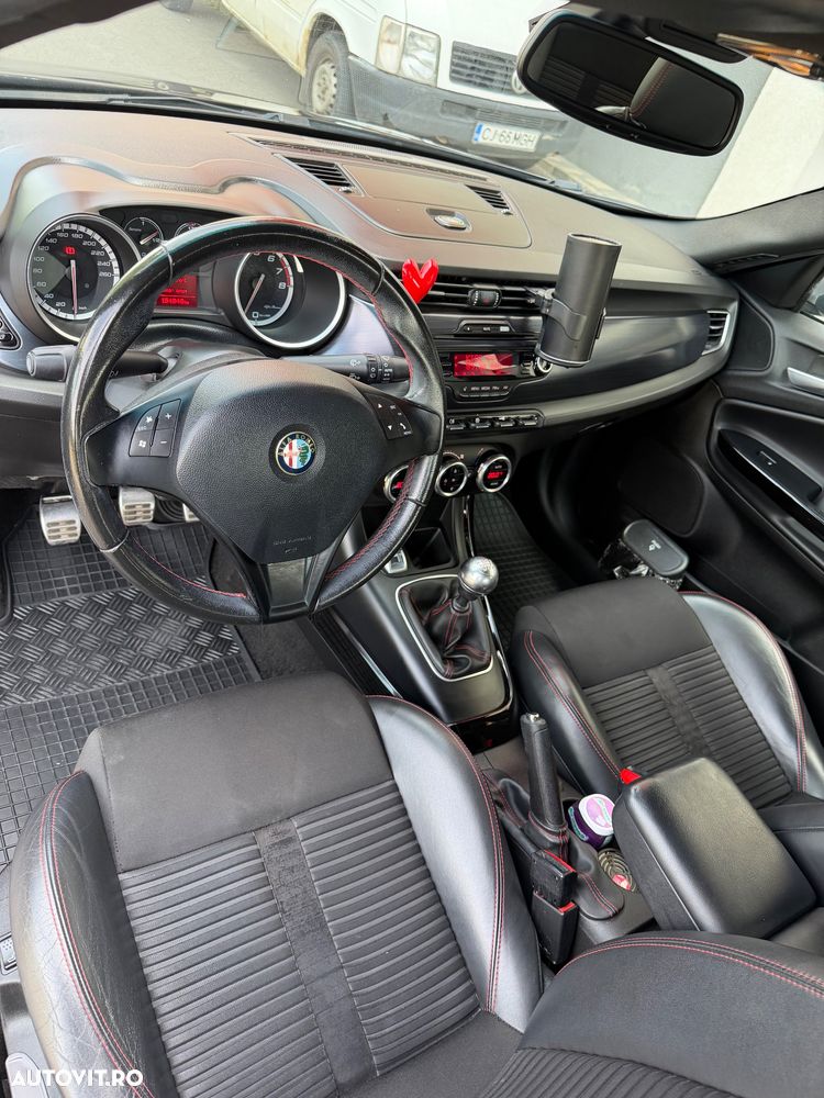 Alfa Romeo Giulietta 1.4 T-Jet Distinctive - 4