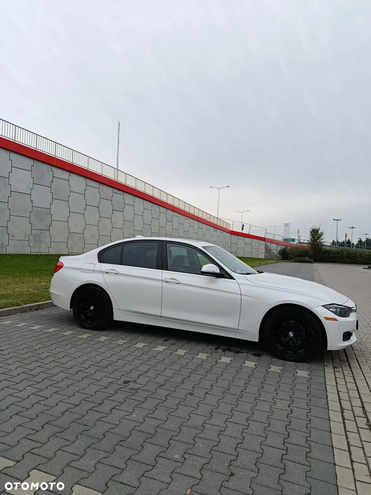 BMW Seria 3 328i xDrive - 4