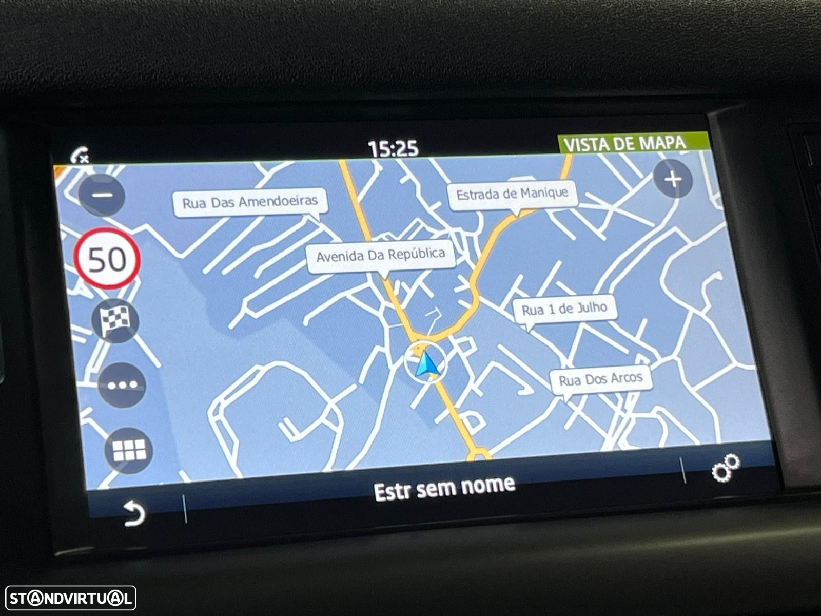 Land Rover Discovery Sport - 12