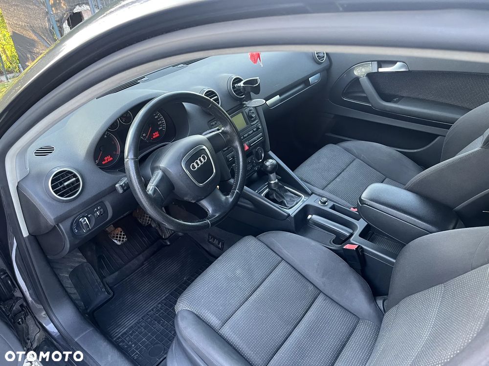 Audi A3 3-drzwiowe 2.0 TDI Attraction - 2