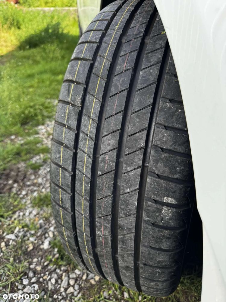 Mercedes-Benz CLA 200 AMG Line 7G-DCT - 24