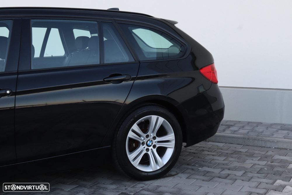 BMW 318 d Touring xDrive Line Sport - 14