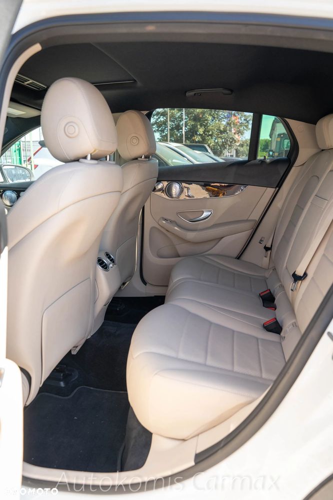 Mercedes-Benz GLC 300 4Matic 9G-TRONIC - 22
