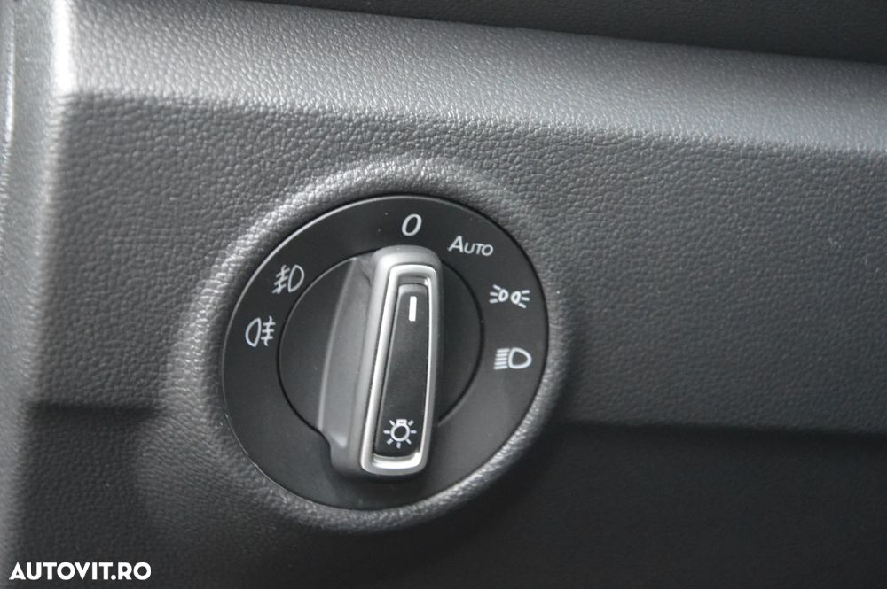 Volkswagen T-Roc - 34