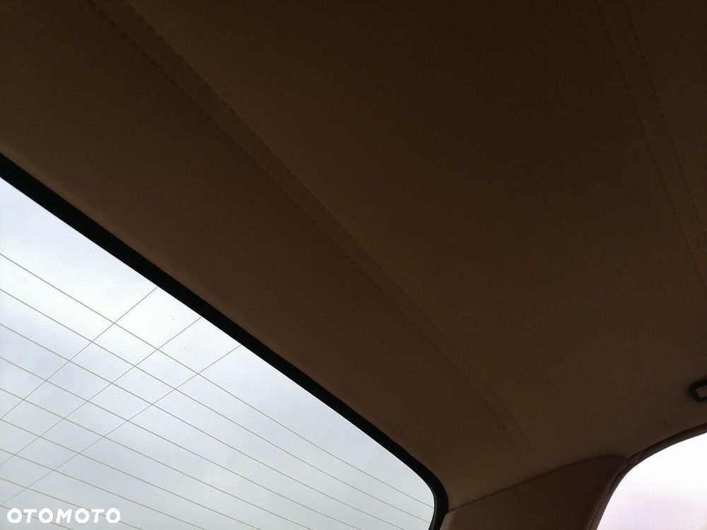 Mercedes-Benz W123 - 12