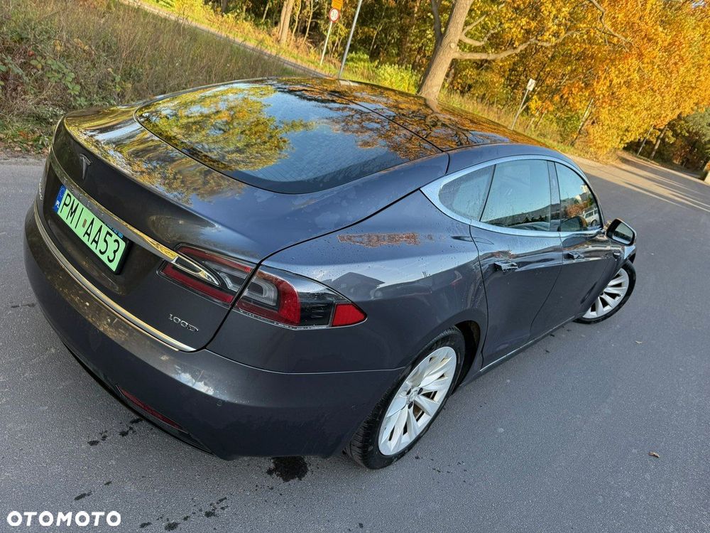 Tesla Model S - 25