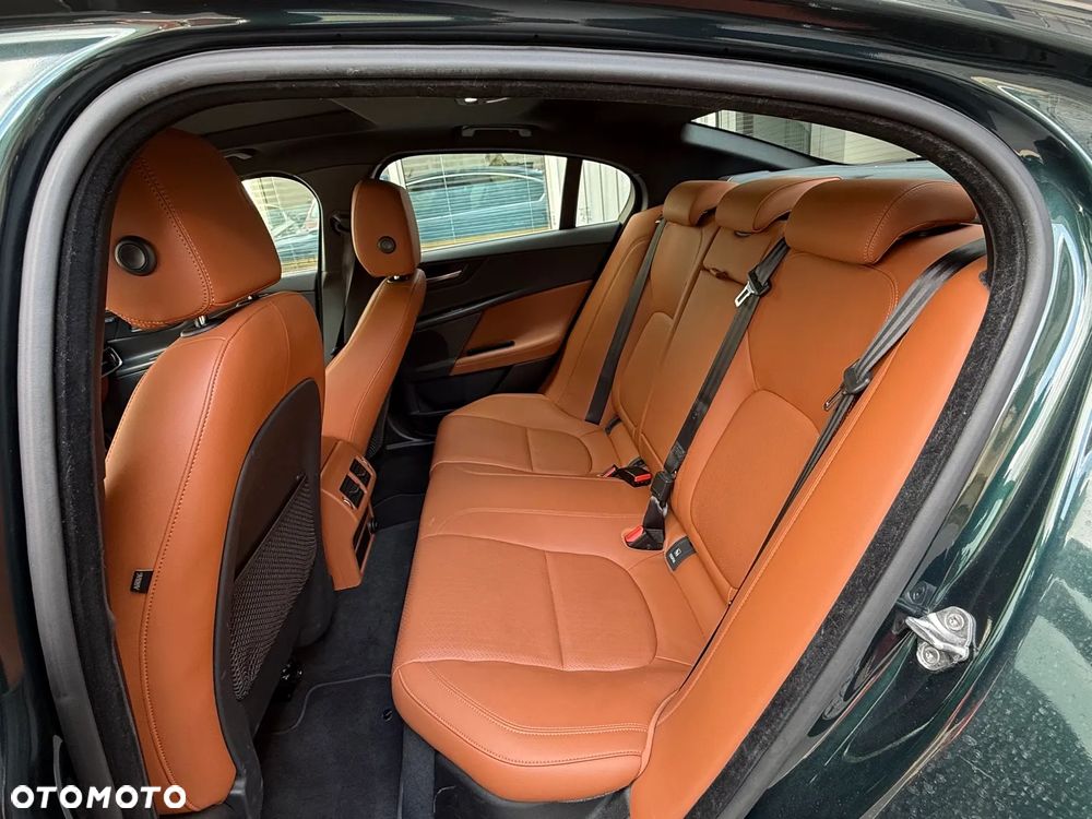 Jaguar XE - 9