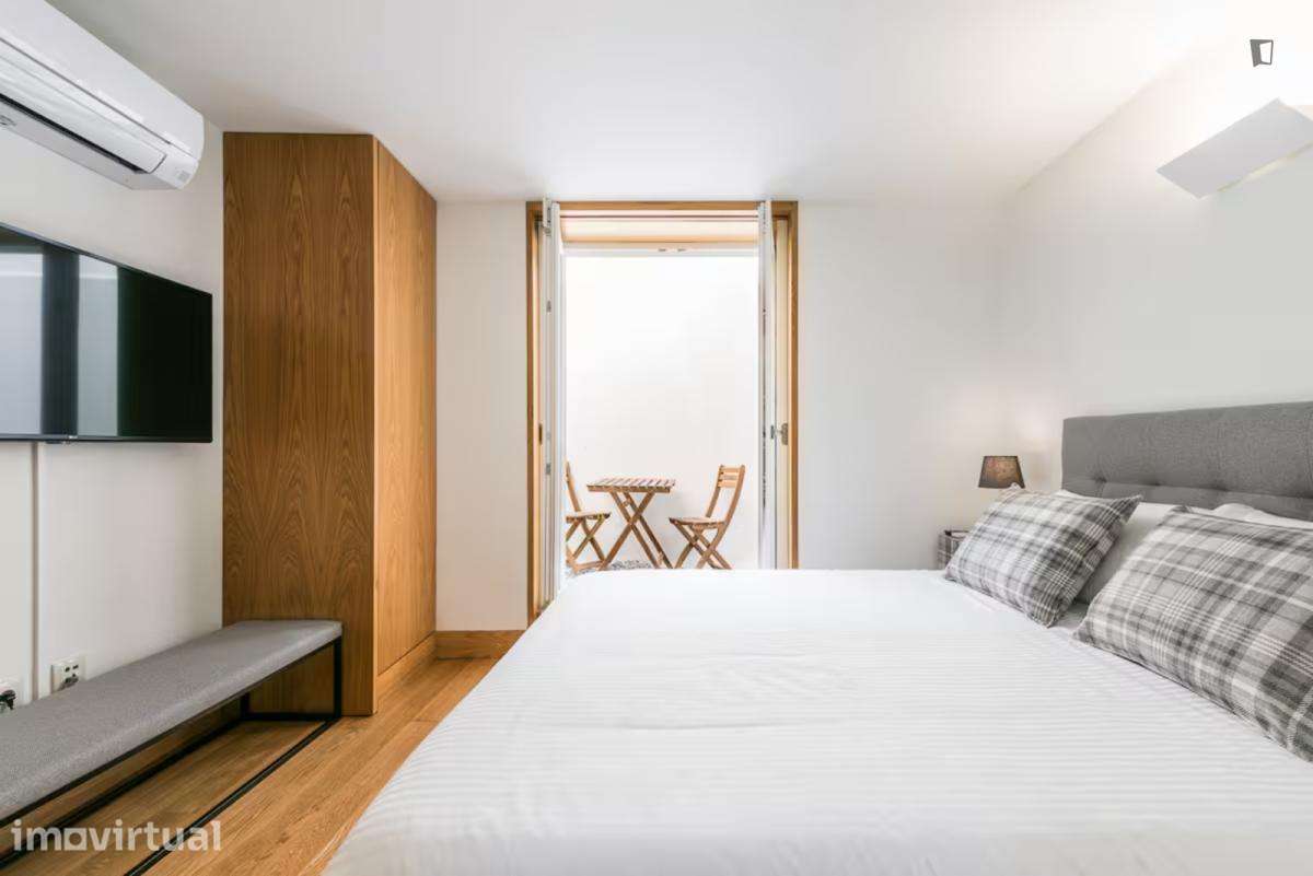 Apartamento com 1 quartos - localizado em Porto - Grande imagem: 3/12