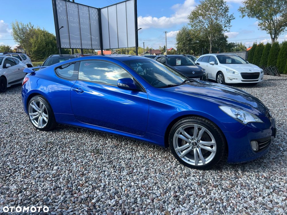 Hyundai Genesis Coupe 2.0 T - 16