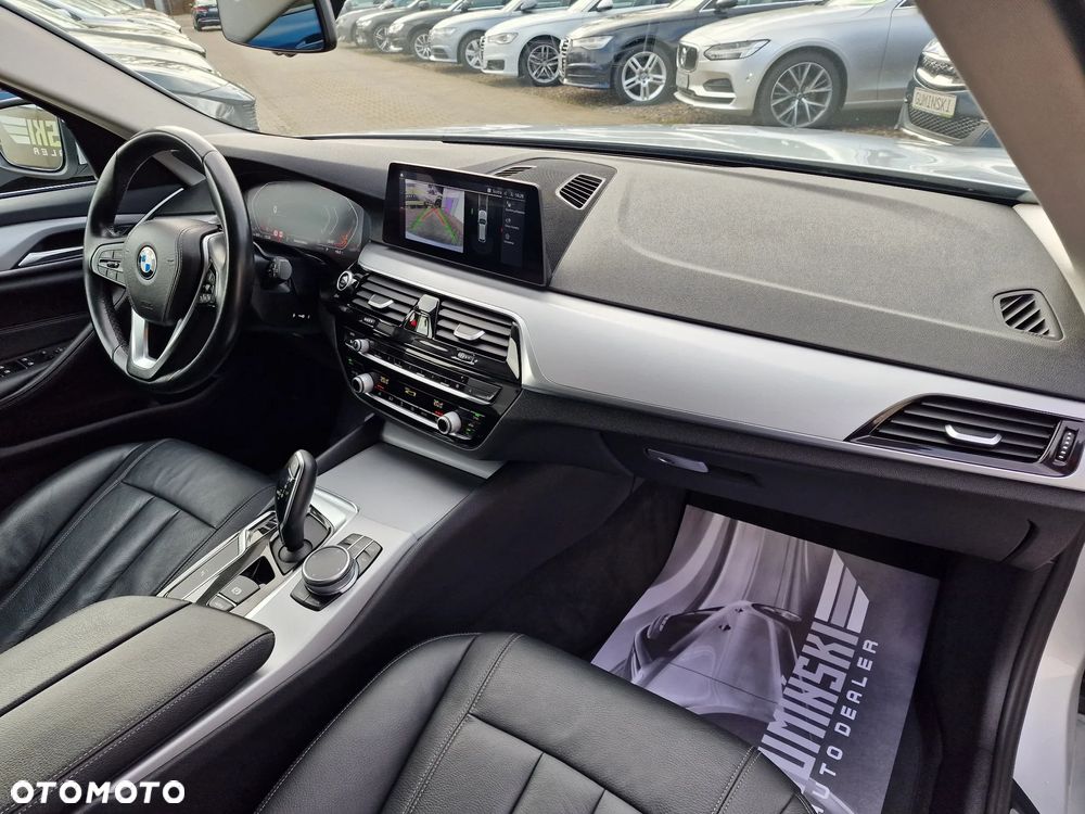 BMW Seria 5 518d - 24