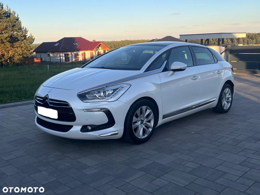 Citroën DS5 e-HDi 115 EGS6 SoChic - 1