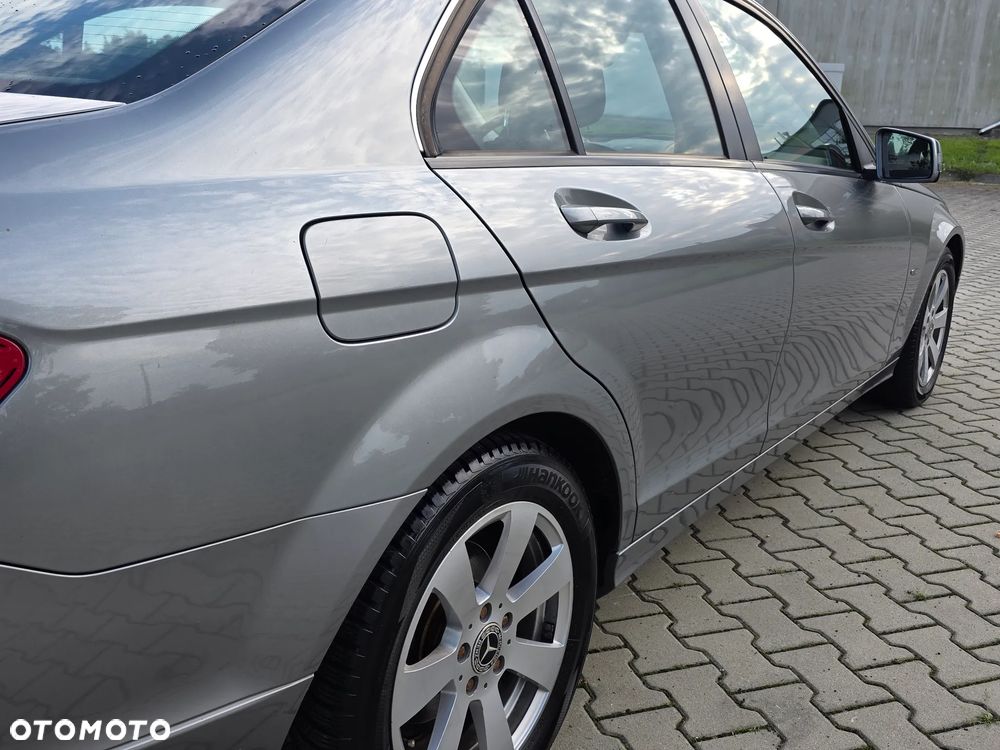 Mercedes-Benz Klasa C 180 Kompressor BlueEFFICIENCY - 11
