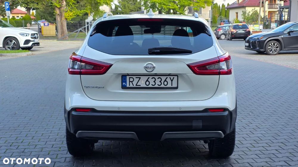 Nissan Qashqai 1.3 DIG-T N-Connecta DCT - 6