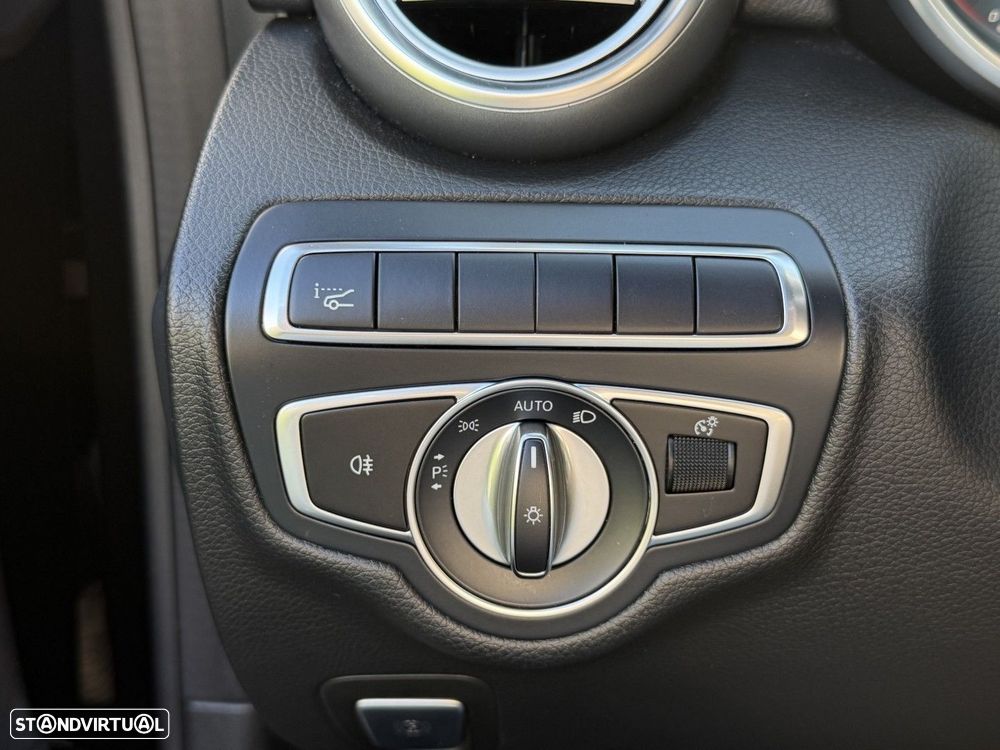 Mercedes-Benz C 220 d AMG Line - 38