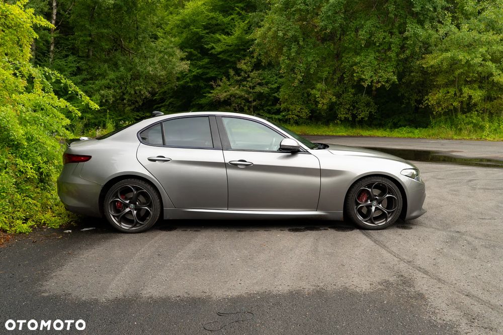 Alfa Romeo Giulia - 5