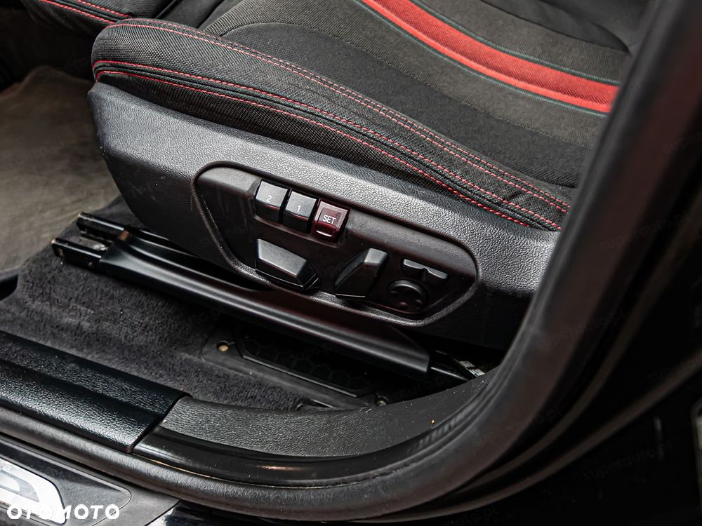 BMW X1 sDrive18d - 8